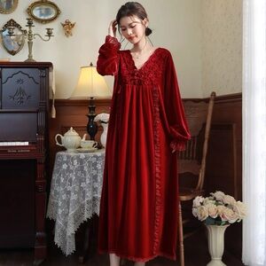 E7 red Velvet Lace Trim Long Sleeve Maxi Dress Vintage V-Neck Loose Nightgown